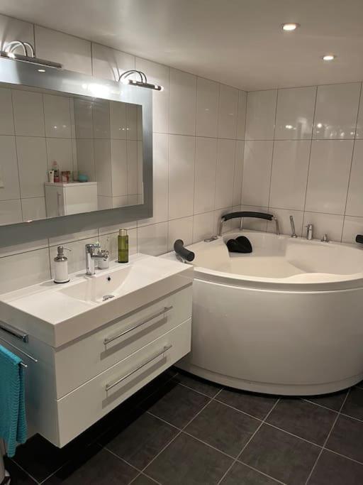 Ferienwohnung Hybel Med Bad Egersund Exterior foto